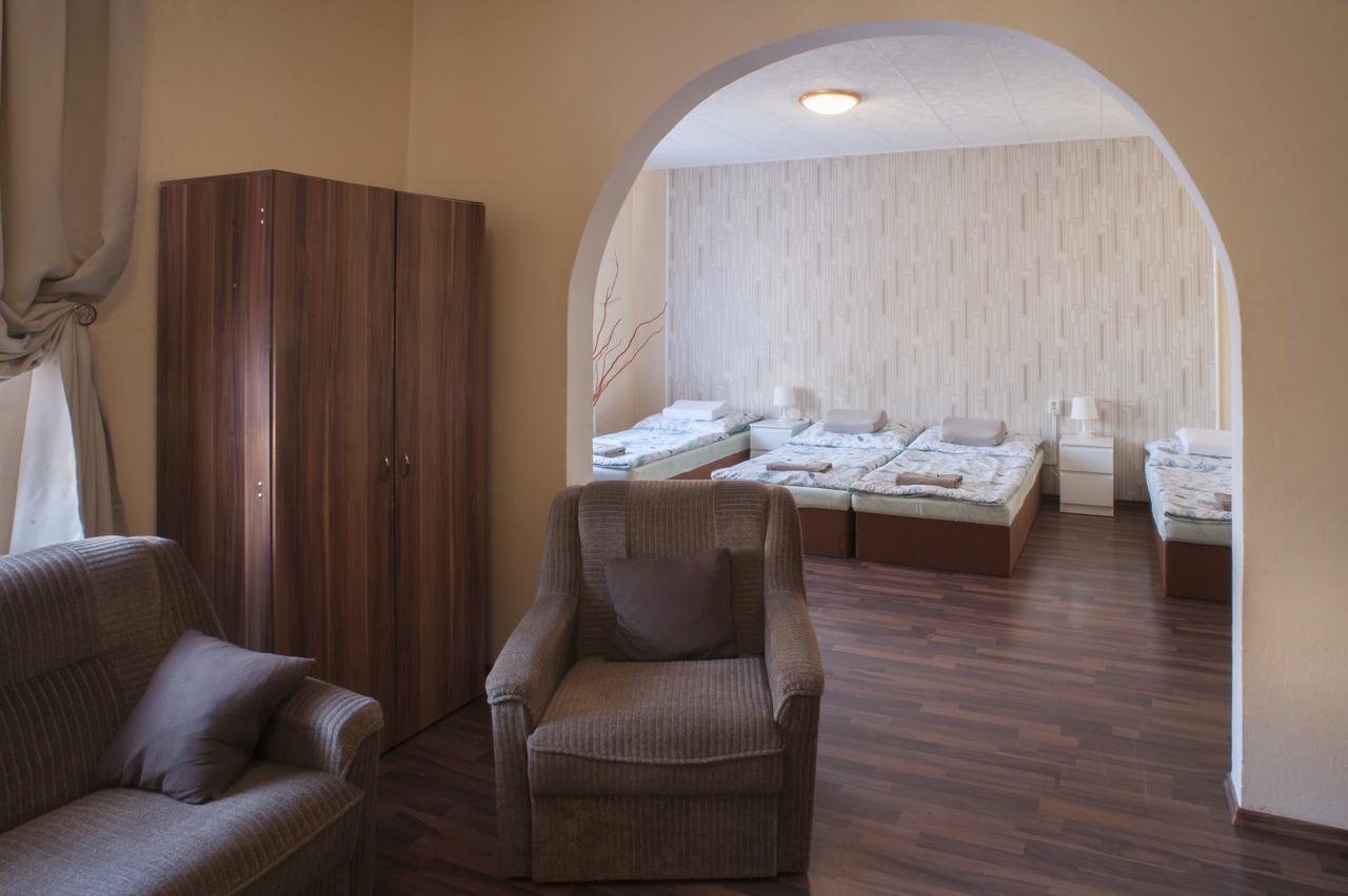 Penzion "U Nadrazi" Horšovský Týn Extérieur photo