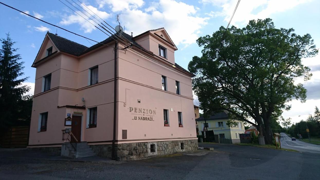 Penzion "U Nadrazi" Horšovský Týn Extérieur photo